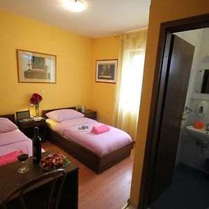 Economy Kamer met Twee Aparte Bedden